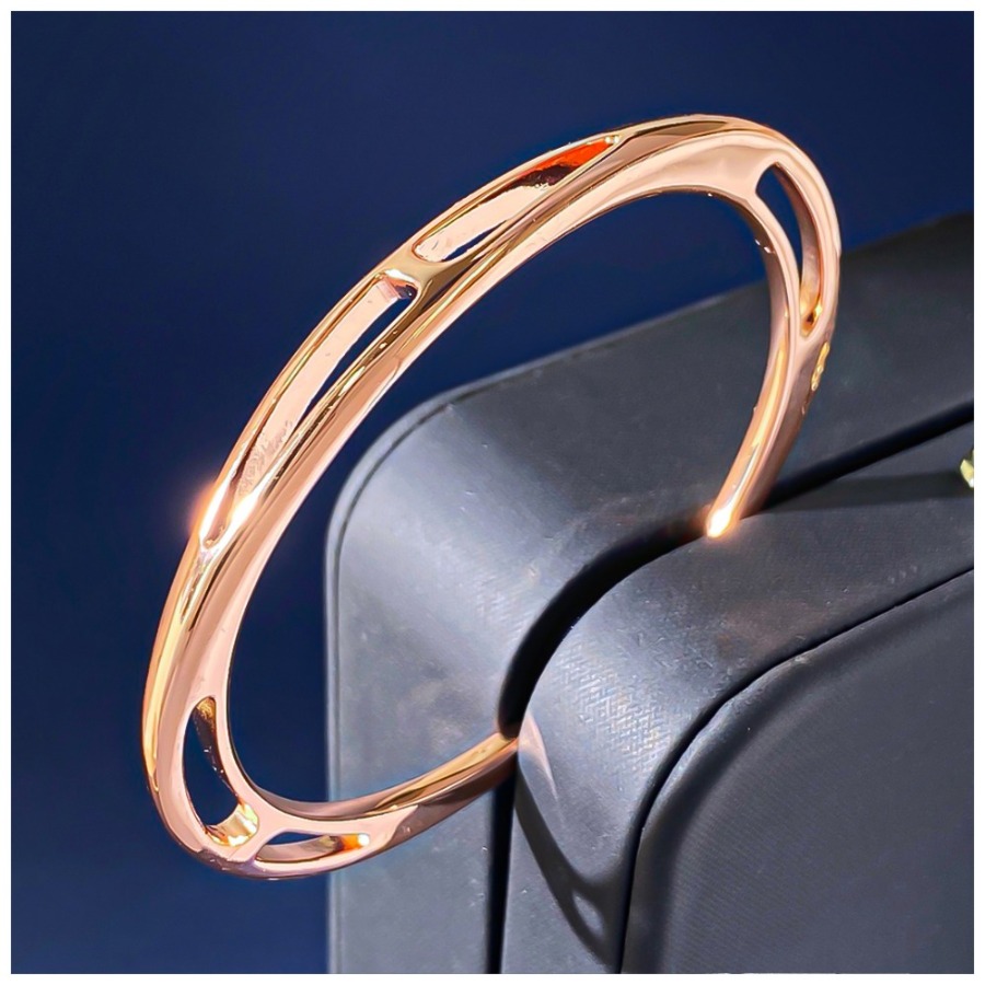 Designer Bracelet Bracelet for Women Pig Nose Minimalist Fashion Bangle Geometric Hollow C Shape Open Bangles Jewlery