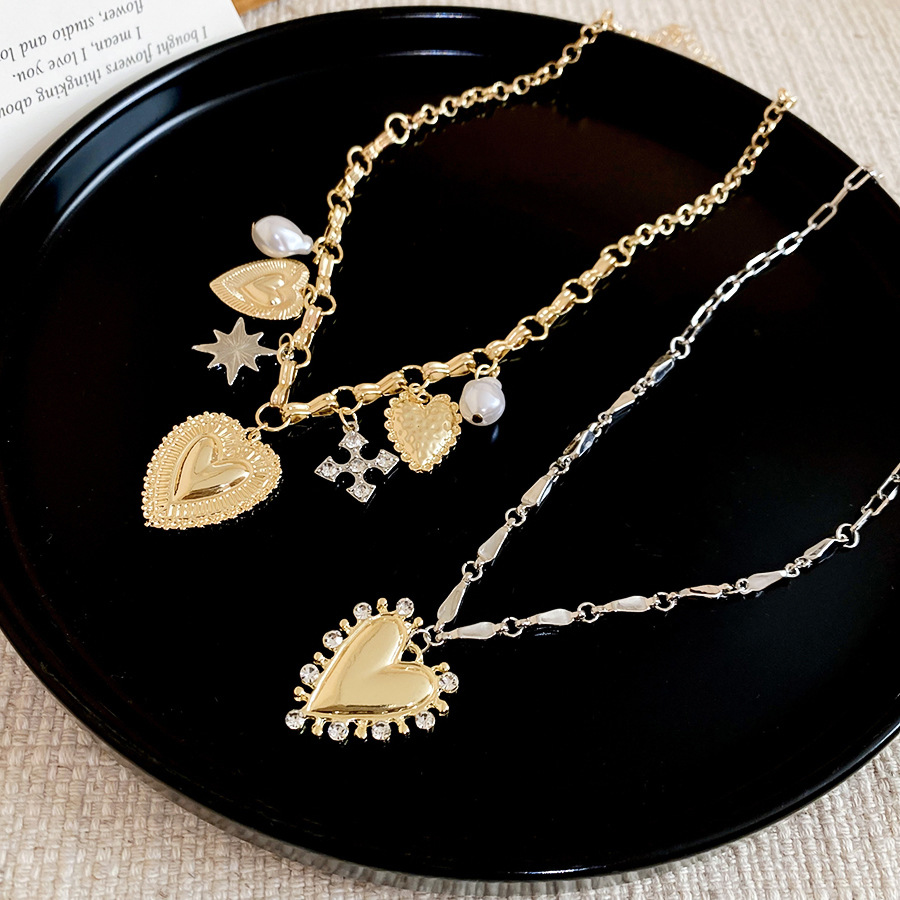 European and American cross-border fashion metal lava pentagram heart pendant necklace, creative layered collarbone chain accessory - view 7