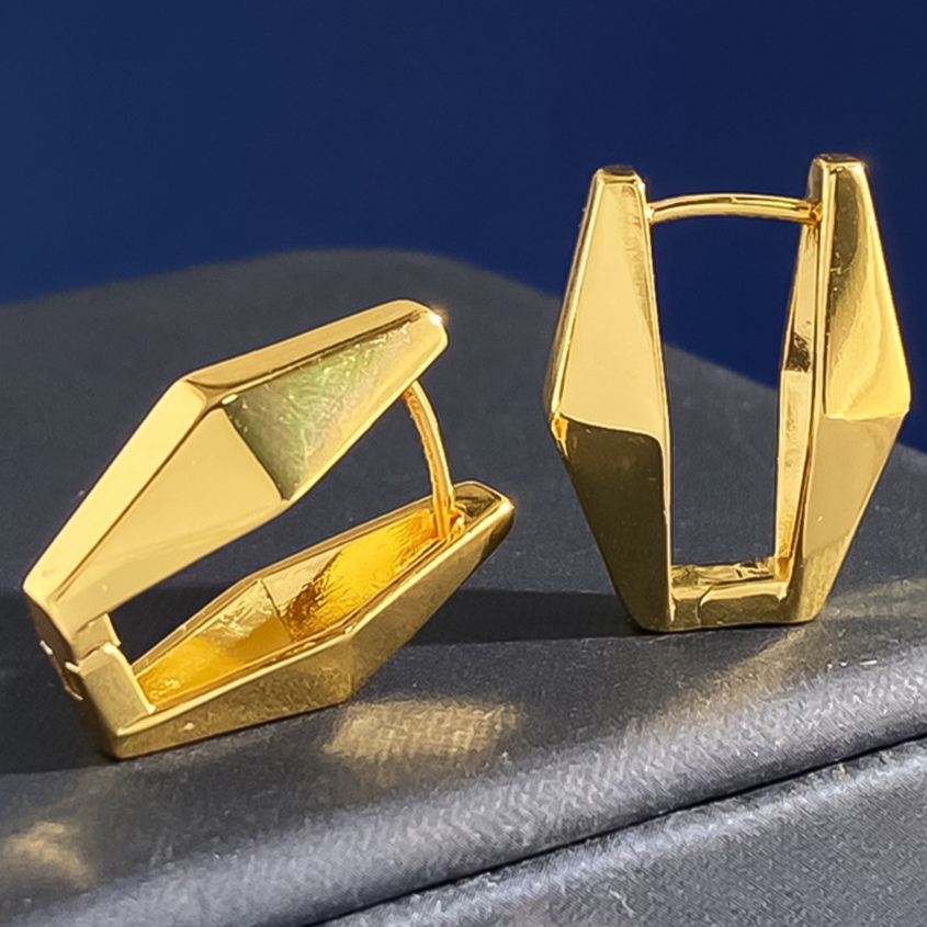 Bracelet Bracelet for Women Stainless Steel 18K Gold Plated Bangle Minimal Geometric Silhouette Bangles Luxury Jewlery Designer for Women Elegant Gift