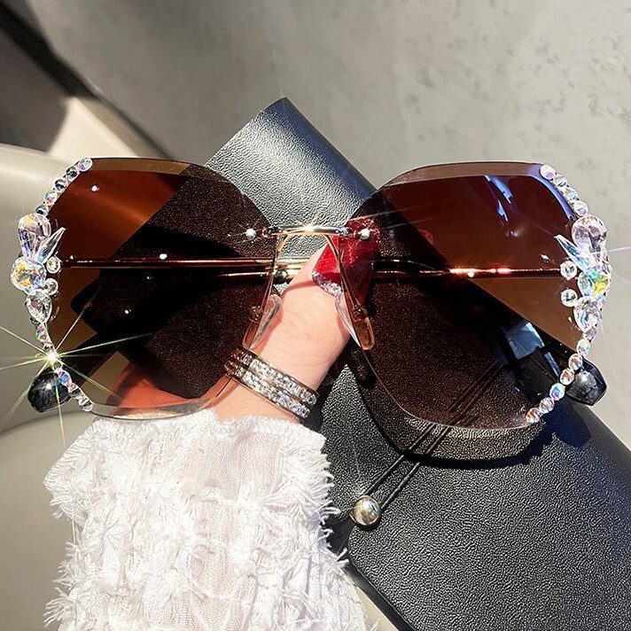 Designer Sunglasses Luxury Women's UV Resistant Inlaid Rhinestone Personalized Crystal Korean Style Fashion Outdoor Cycling Travel Sunscreen Wind