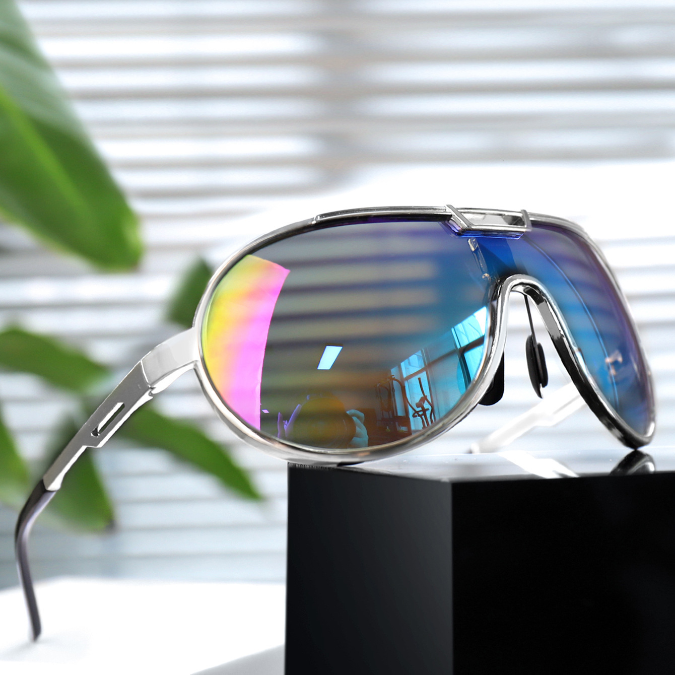 Designer Sunglasses Luxury Metal Ultra Light Frame Retro Oval Integrated Sunglasses Outdoor Sunscreen Cycling Glasses Men's And Women's Tren