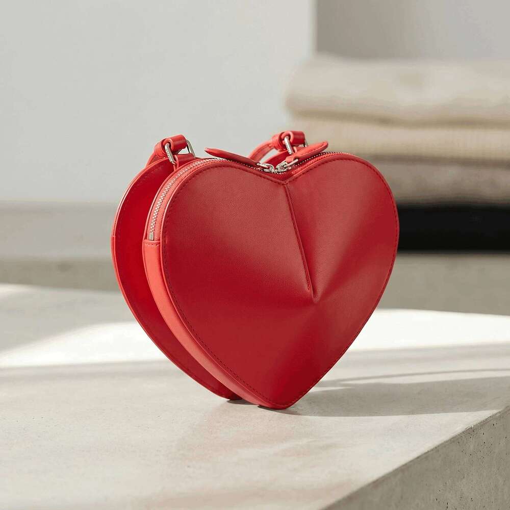 Red Shaped Crossbody For Women Cute Leather Shoulder Bag With Zipper Lining Compact Heart Purse Suotong260507 - view 6