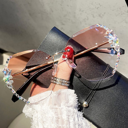 Designer Sunglasses Luxury Women's UV Resistant Inlaid Rhinestone Personalized Crystal Korean Style Fashion Outdoor Cycling Travel Sunscreen Wind