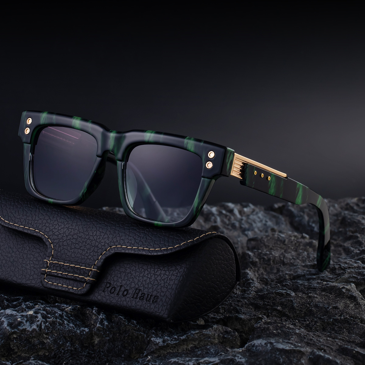Classic Metal Square Frame Designer Sunglasses Luxurious Men's New Thick Punk Style Retro Sunscreen Glasses Youth Climbing Sports Trend Brand Out