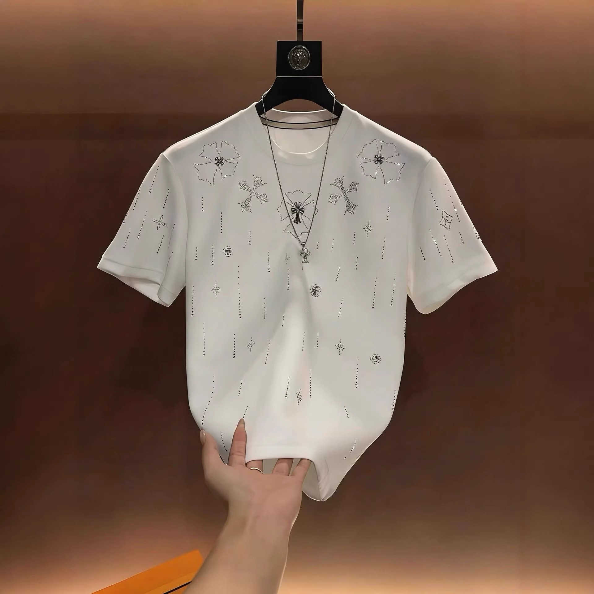 Summer new fashion design cross-embroidered round-neck short-sleeve mens European-style light luxury rhinestone T-shirt