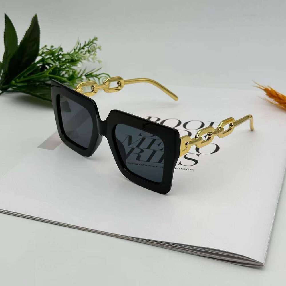 Luxury Sunglasses 2026 High-End Fashion Daily New Cross-Border Classic Square-Frame Chain For Women, European And American Fashion Large-Frame Slimmin