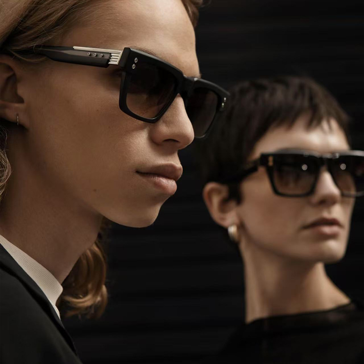 Classic Metal Square Frame Designer Sunglasses Luxurious Men's New Thick Punk Style Retro Sunscreen Glasses Youth Climbing Sports Trend Brand Out - view 6