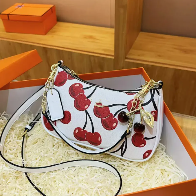 Wholesale Ladies Fashion Shoulder Designer Simple Mini Handbag Underarm Classic Peplum Purse Wallet Alphabet Bag Fashionable portable