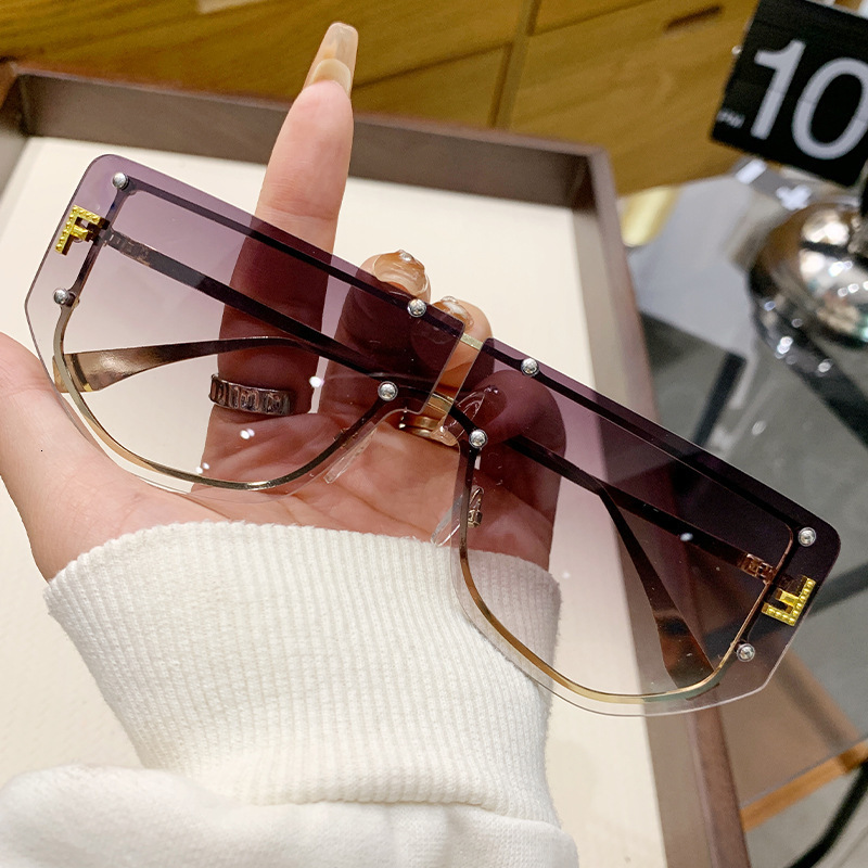 Designer Luxury Women's Sunglasses High-end Letter Integrated Sunglasses Metal Frame Gradient Ultra Clear Lenses Personalized Outdoor Anti Glare 