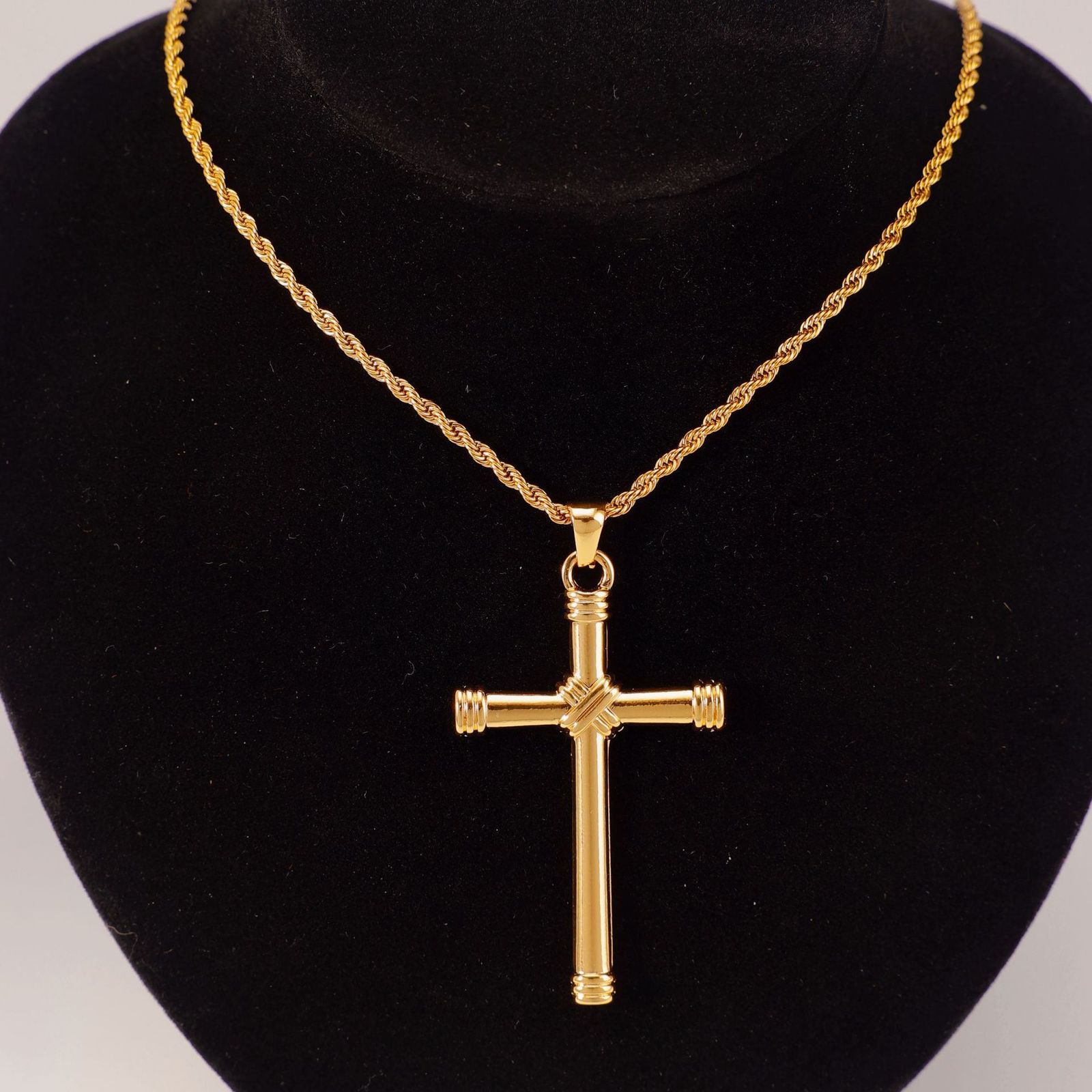 Stainless Steel Cross Pendant Religious Hip-Hop Trend Non-Fading Couples Steel Necklace 250613