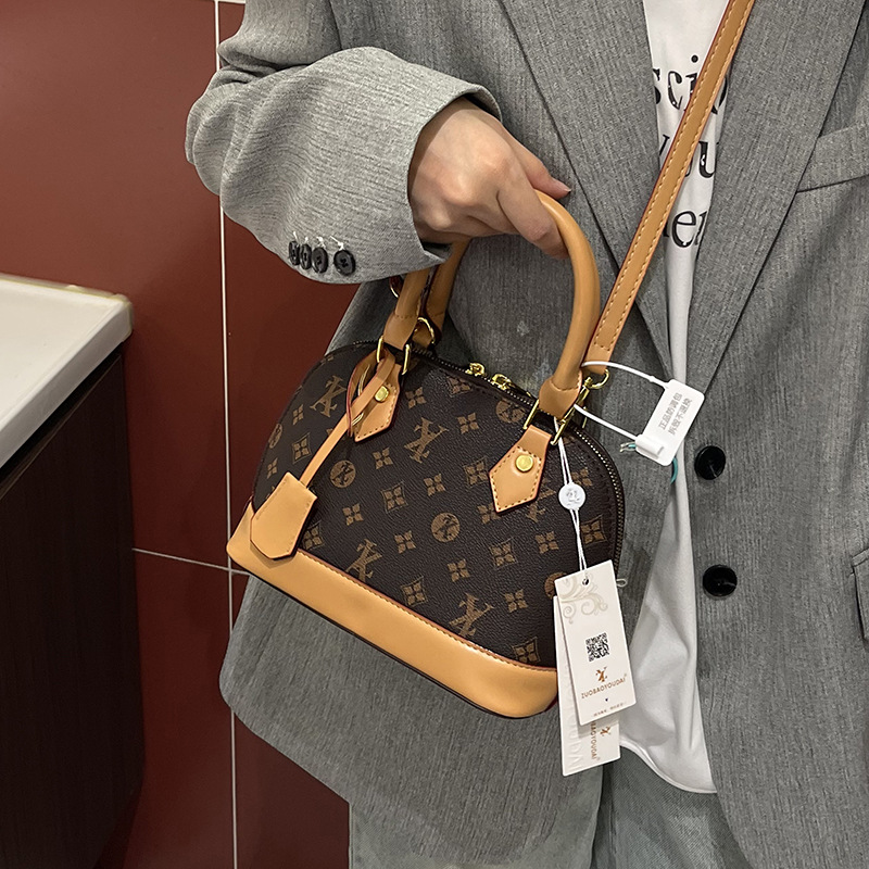 designer luxury 2026 Spring/Summer New Trendy Women's Bags This Year Classic Fashion Shoulder Versatile Crossbody Shell Firm - view 3