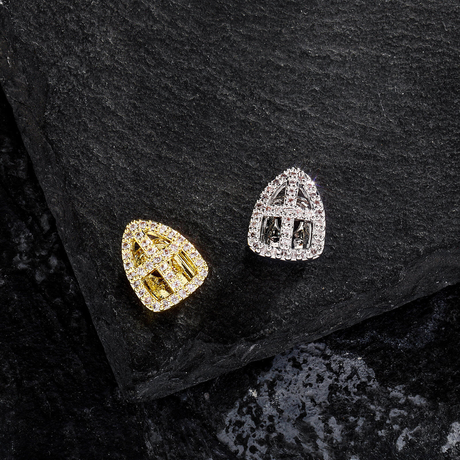 Hip-hop trend custom diamond-encrusted 18k jewelry for single teeth. Rock singer's exaggerated Halloween tooth ornaments. Unique and versatile. - view 9