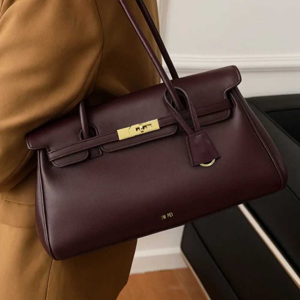 Designer JW PEI Yara Wens Vegan Leather Tote Shoder Handbag Black Designer Purse for Work Daily Cmuting 2026 New ArrivalJ260508