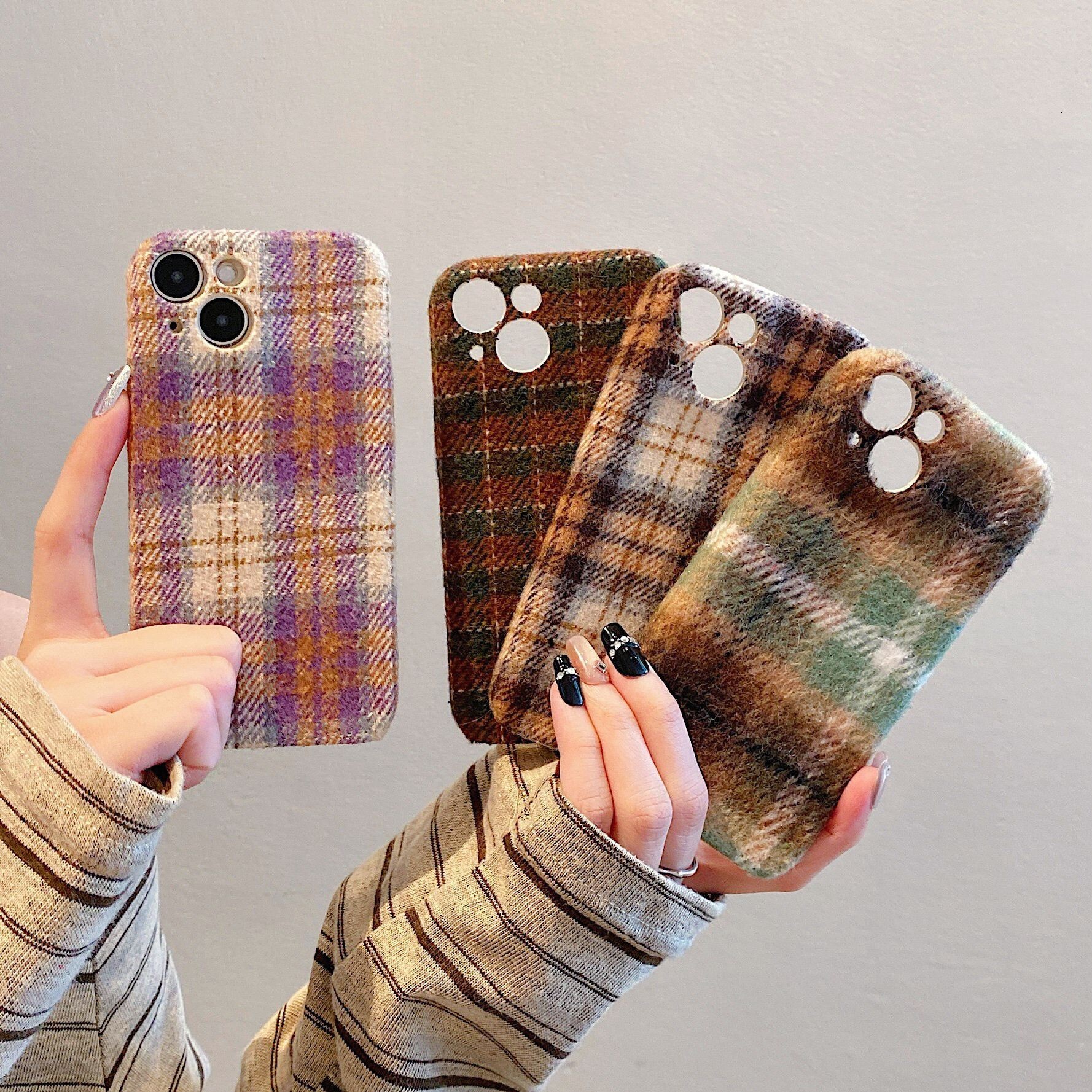 Manufacturer wholesale suitable for Apple 17 phone case 16 retro plaid plush iPhone 15 Maillard Vivo OPPO