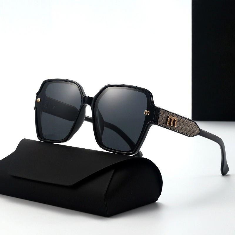 2026 New Designers Square Large Frame Women's Luxury Sun Glasses With Shallow Polarized UV Protection - European Style Beach Travel Sunglasses Wh