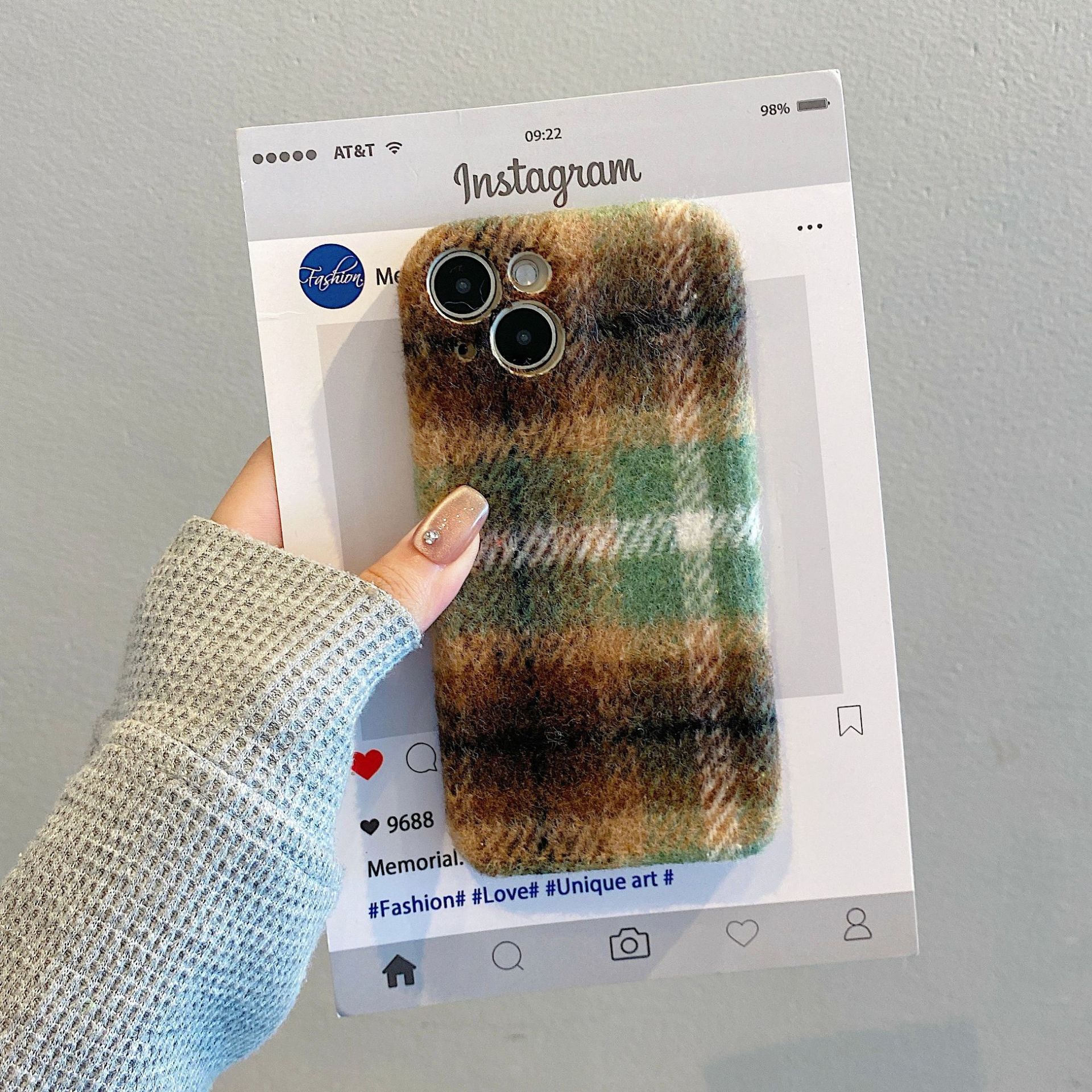 Manufacturer wholesale suitable for Apple 17 phone case 16 retro plaid plush iPhone 15 Maillard Vivo OPPO