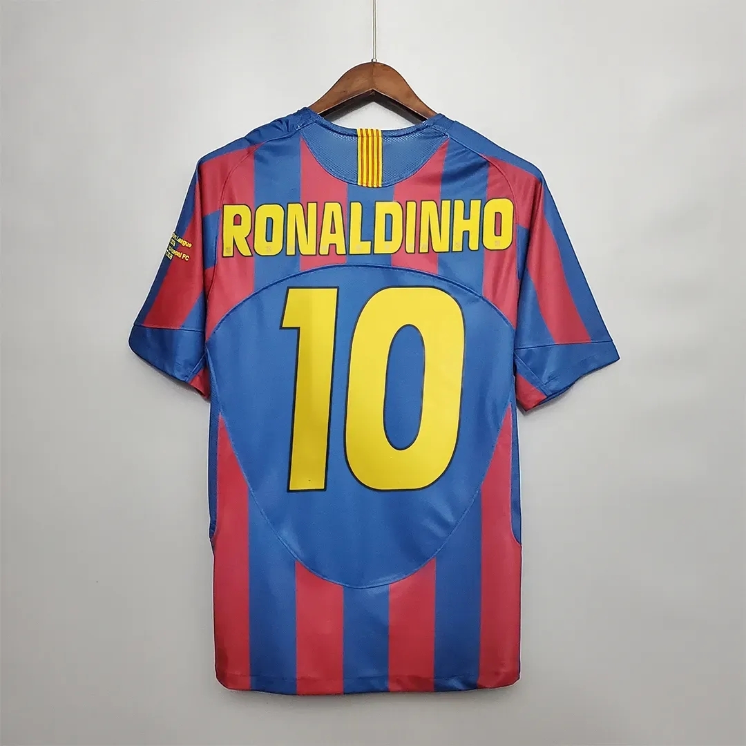 Barcelone Retro Soccer Jerseys RONALDINHO AINIESTA 01 02 03 04 05 06 07 08 09 10 11 12 13 14 15 16 17 18 19 vintage football shirt T Barcelonaes