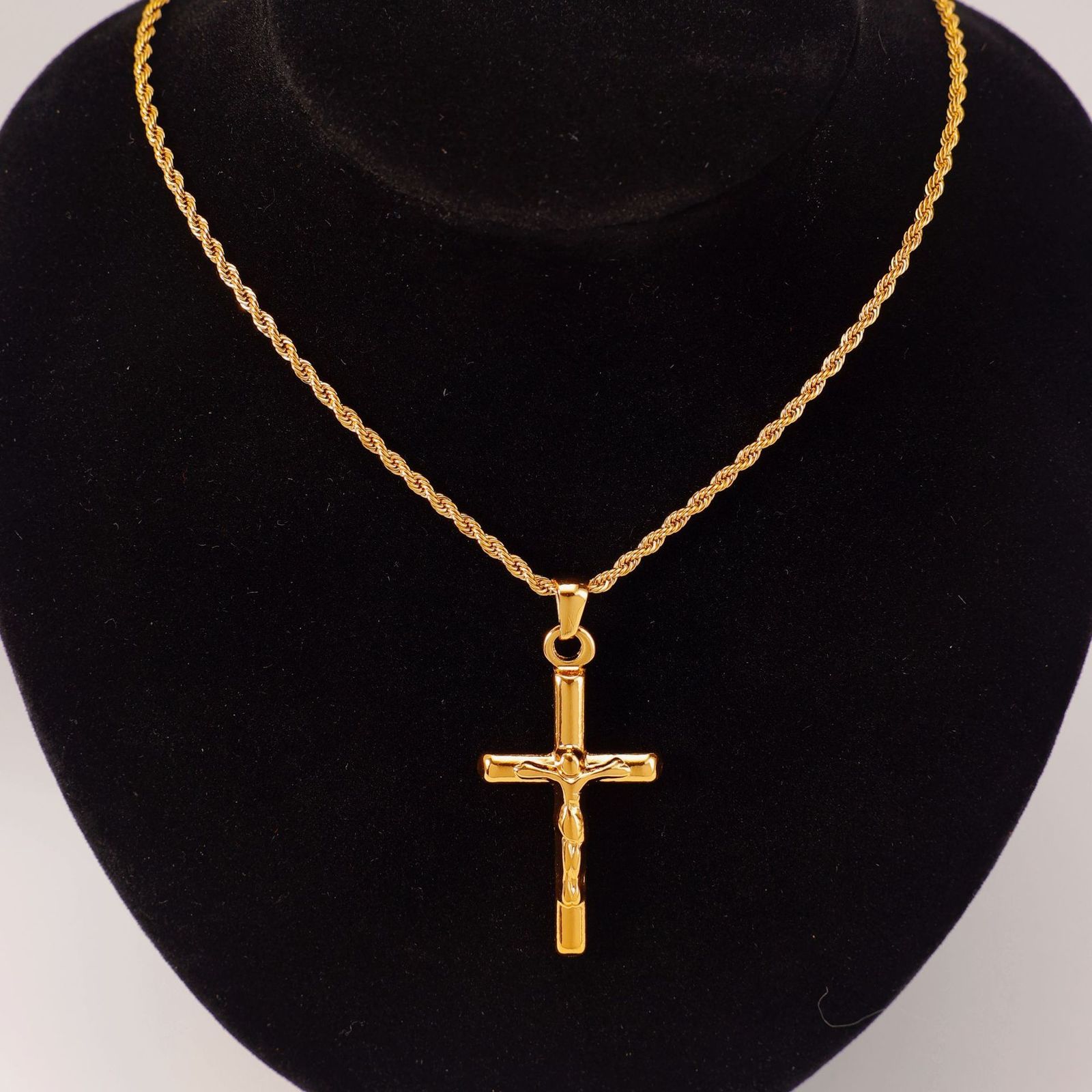 Stainless Steel Cross Pendant Religious Hip-Hop Trend Non-Fading Couples Steel Necklace 250613