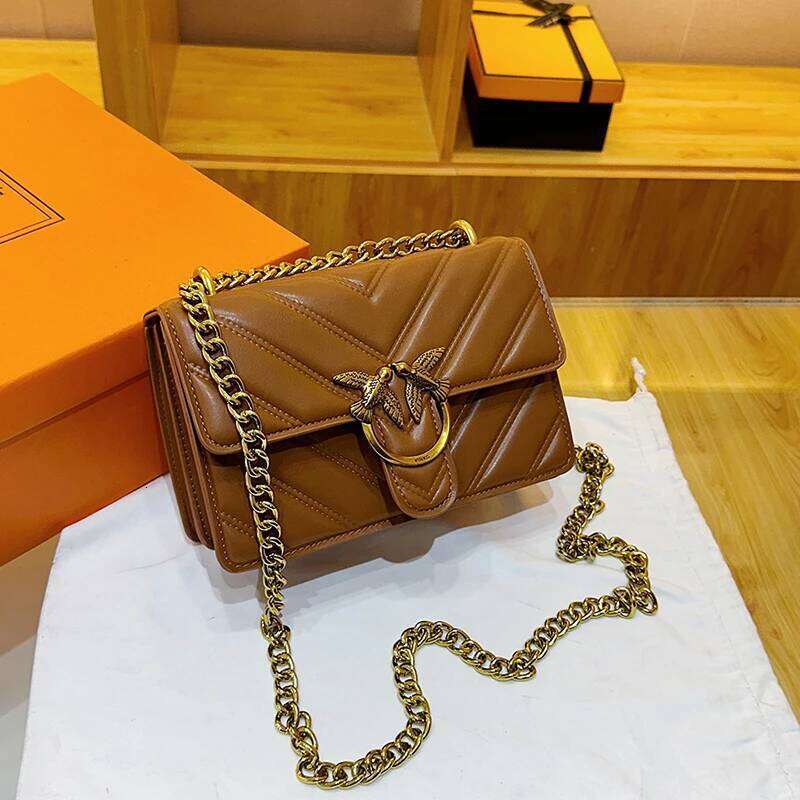 Women Messenger Leather Crossbody Handbag Casual Simple Vintage Classic Designer Paris Fashionable Bag