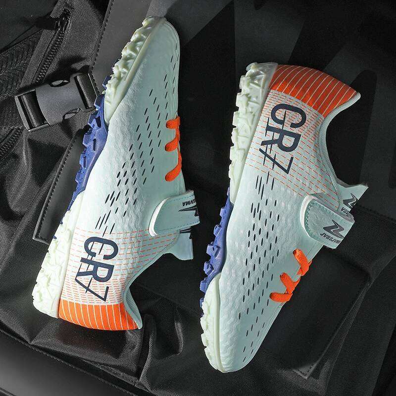 A pair of children's four-season leather shoes with studs, wear-resistant football shoes, sizes 28-39,MZ-2601-1 26H0508
