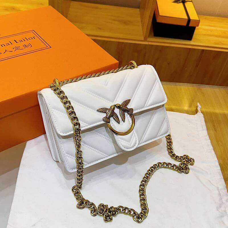 Women Messenger Leather Crossbody Handbag Casual Simple Vintage Classic Designer Paris Fashionable Bag