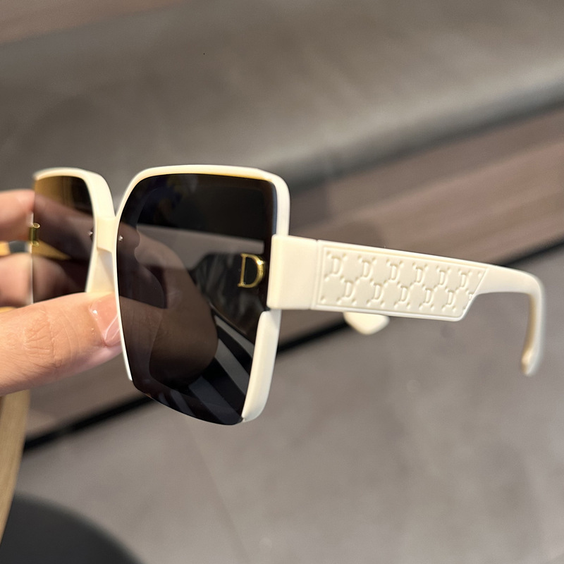 Luxury brands designer Oversized Square Sunglasses Women Retro Gradient Lens Fashion Runway Streetwear Celebrity Outdoor Eyewear Chic Trend Style