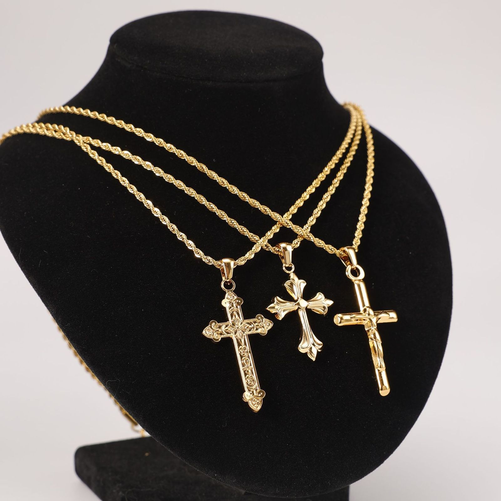 Stainless Steel Cross Pendant Religious Hip-Hop Trend Non-Fading Couples Steel Necklace 250613