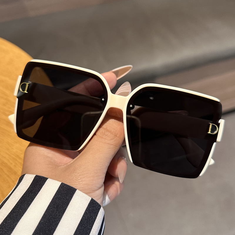 Luxury brands designer Oversized Square Sunglasses Women Retro Gradient Lens Fashion Runway Streetwear Celebrity Outdoor Eyewear Chic Trend Style