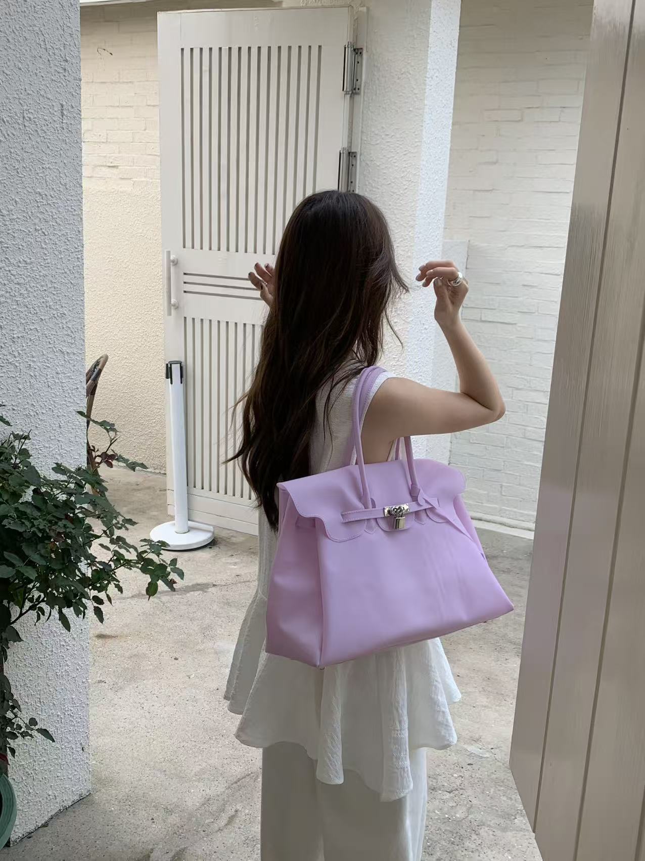 2026 new The same style jelly bag summer style commuting tote bag stylish and large-capacity underarm bag for women