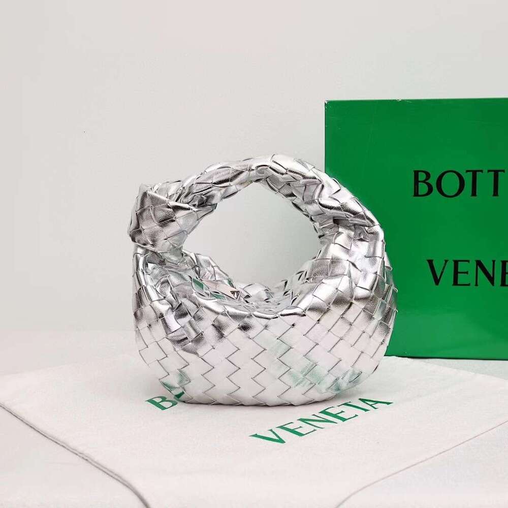New Model Woven BV Clutch Bag With Knot Compact Lightweight Available In Large And Small Sizes SENYY