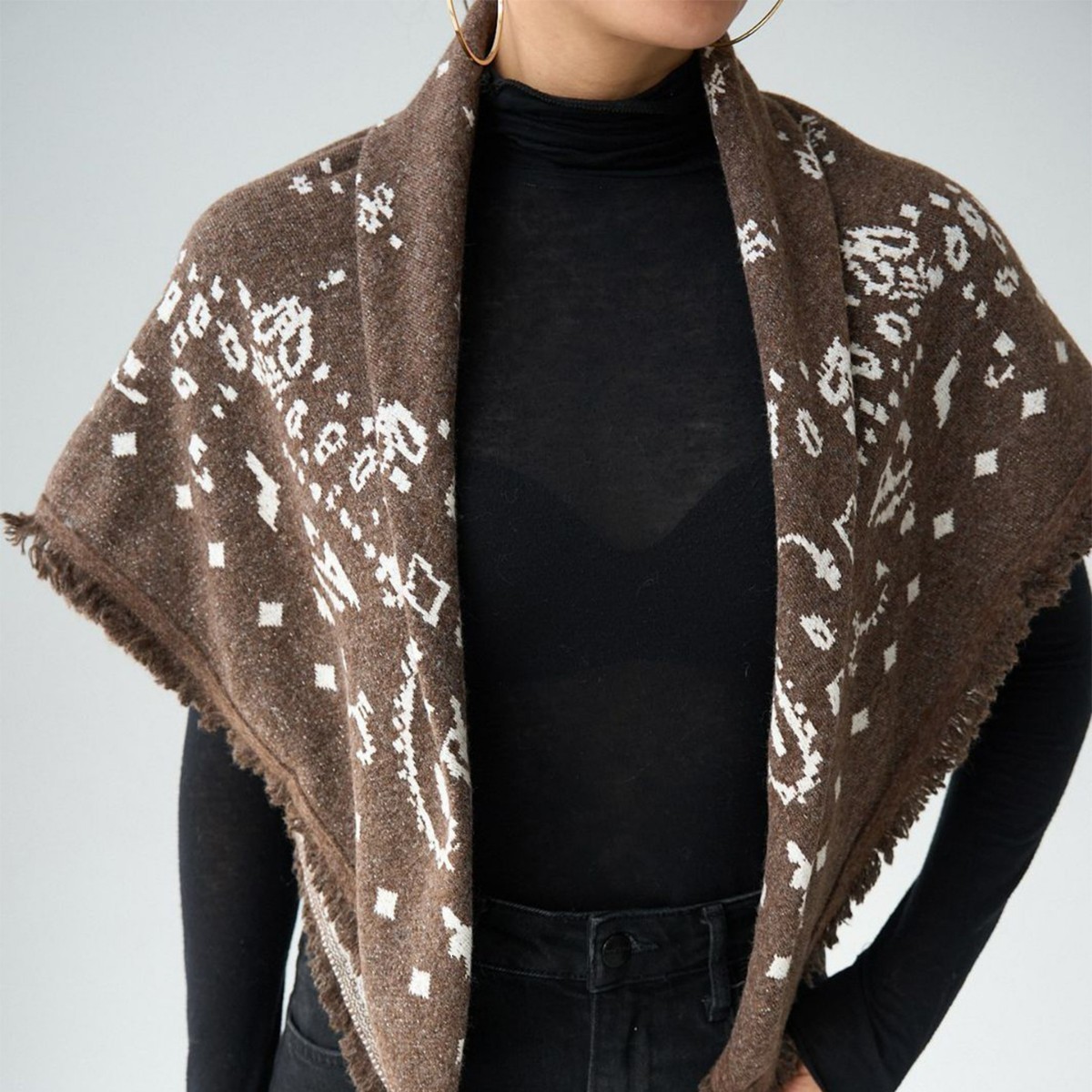 Womens Fringe Trim Bandana Paisley Print Square Scarf Stylish Date Night 2026 Female Vacation Fashion Accessory 260415