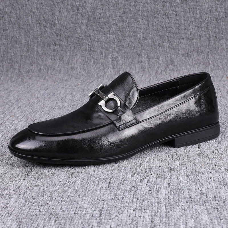 new Free shipping luxury Dress Shoes 2026 Fashionable new leather shoes comfortable to step on loafers casual shoes
