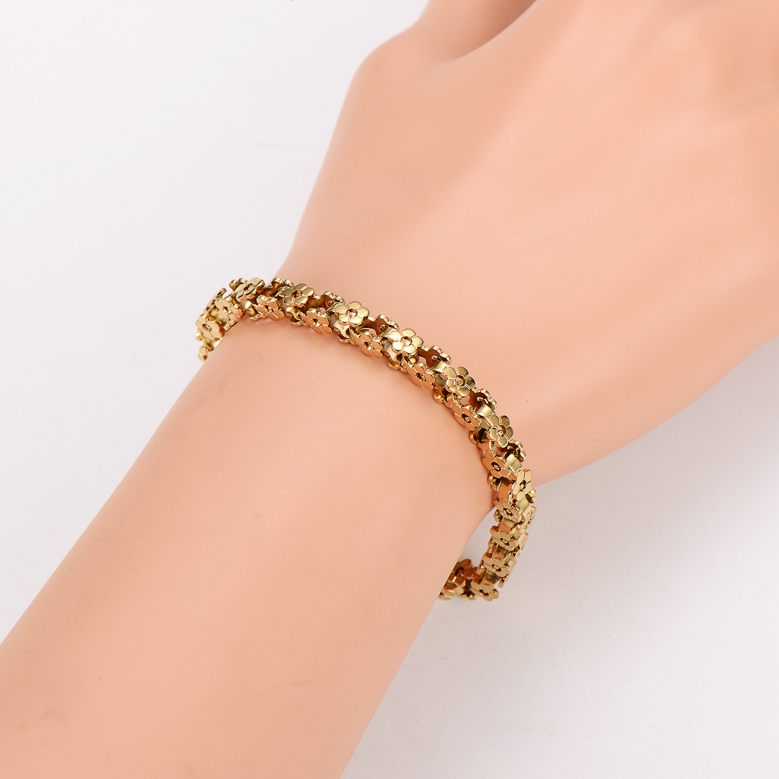 AML Fashionable Floral Woven Chain Exquisite 18K Gold Plated Stainless Steel Bracelet 251125