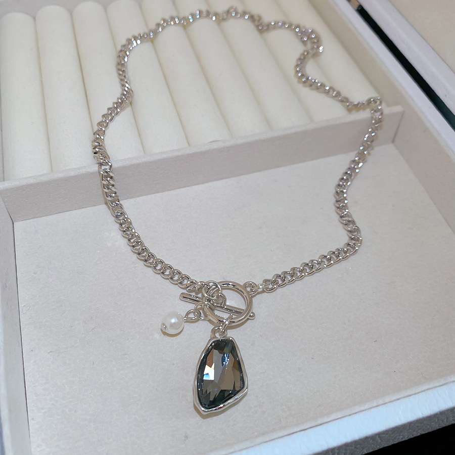 Diamond-embellished irregular chain pendant pearl necklace and bracelet set 2026 new minimalist style high-end jewelry for women - view 7