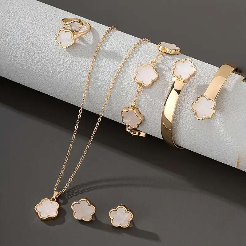 Bracelet Hot Sale Classic Five Leaf Grass Jewelry Set Light Luxury Style Necklace Women's Earrings Ring Bracelet Wholesale jewerly designer for w