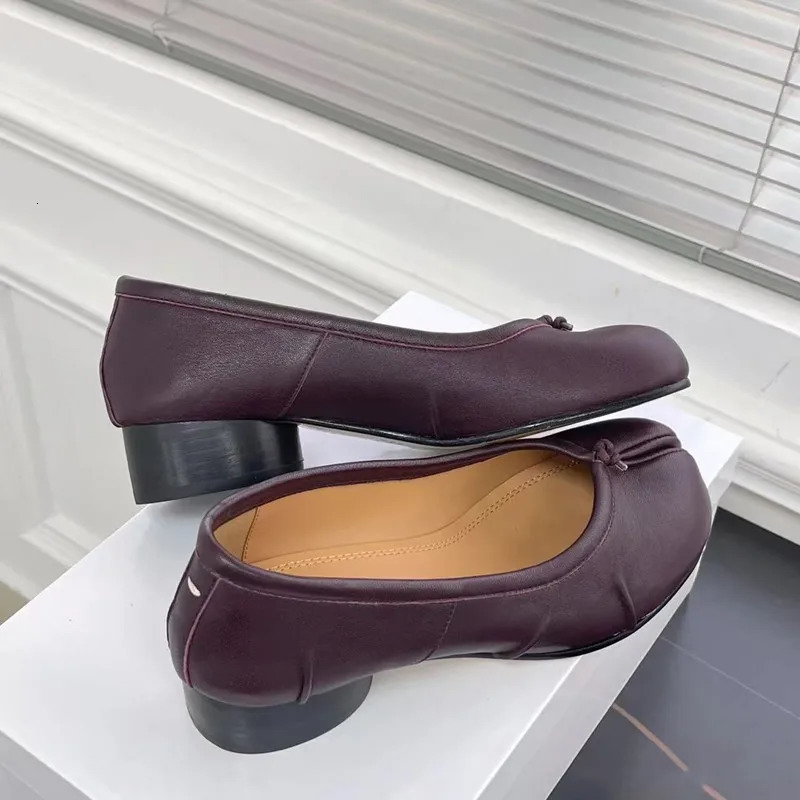 Spring Summer Microfiber Leather Split Toe Women Pumps Fashion Pleated ner Low Heeled Tabi Soft Soles Loafers Casual Shoes 260507