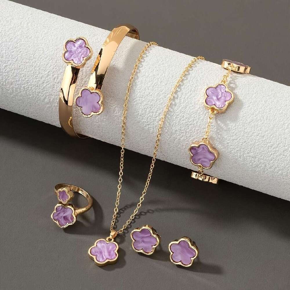 Bracelet Hot Sale Classic Five Leaf Grass Jewelry Set Light Luxury Style Necklace Women's Earrings Ring Bracelet Wholesale jewerly designer for w