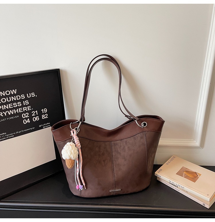 Silver Shoulder Bag Large Capacity Womens Bag High Quality Pu Leather Underarm Handbag Female Big Tote Bags Portable Briefcase 240815