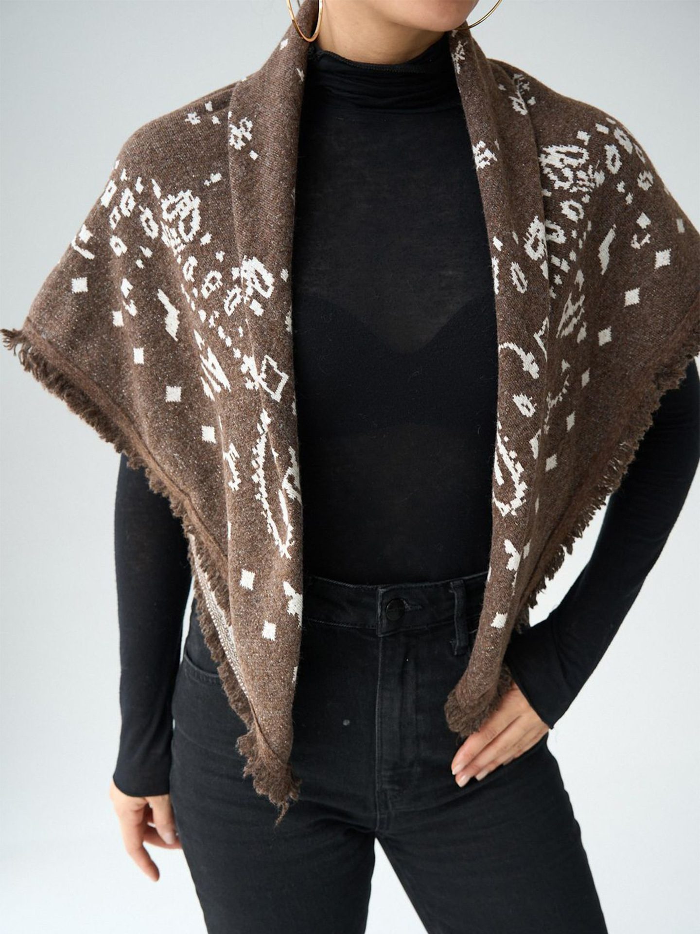 Womens Fringe Trim Bandana Paisley Print Square Scarf Stylish Date Night 2026 Female Vacation Fashion Accessory 260415