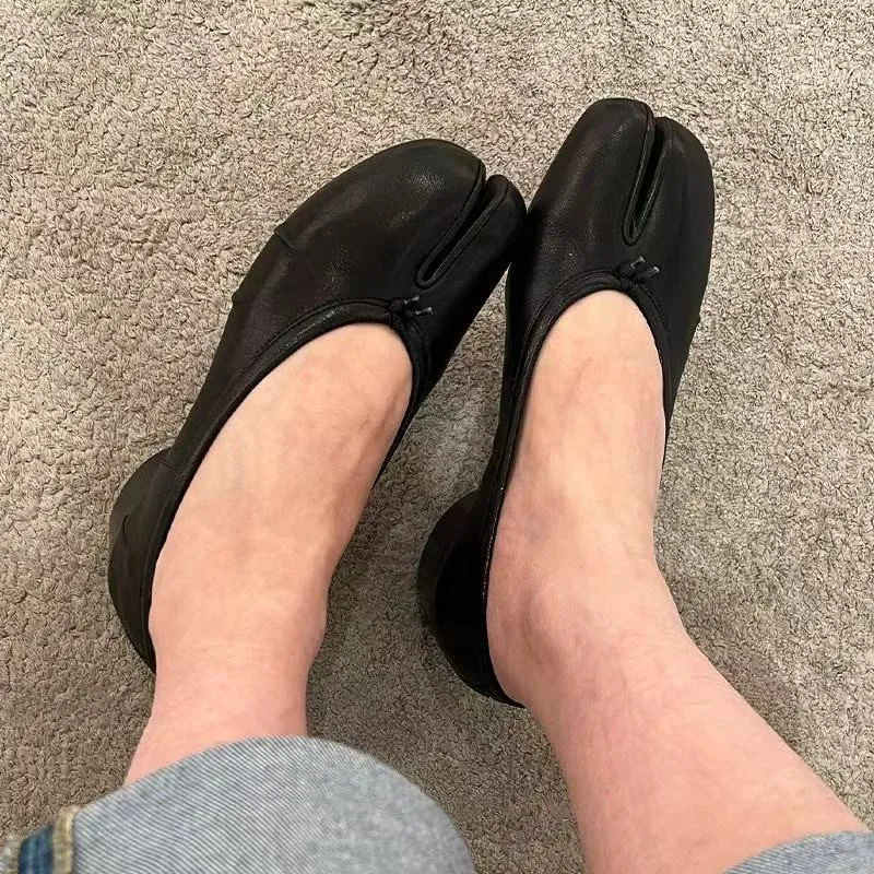 Spring Summer Microfiber Leather Split Toe Women Pumps Fashion Pleated ner Low Heeled Tabi Soft Soles Loafers Casual Shoes 260507