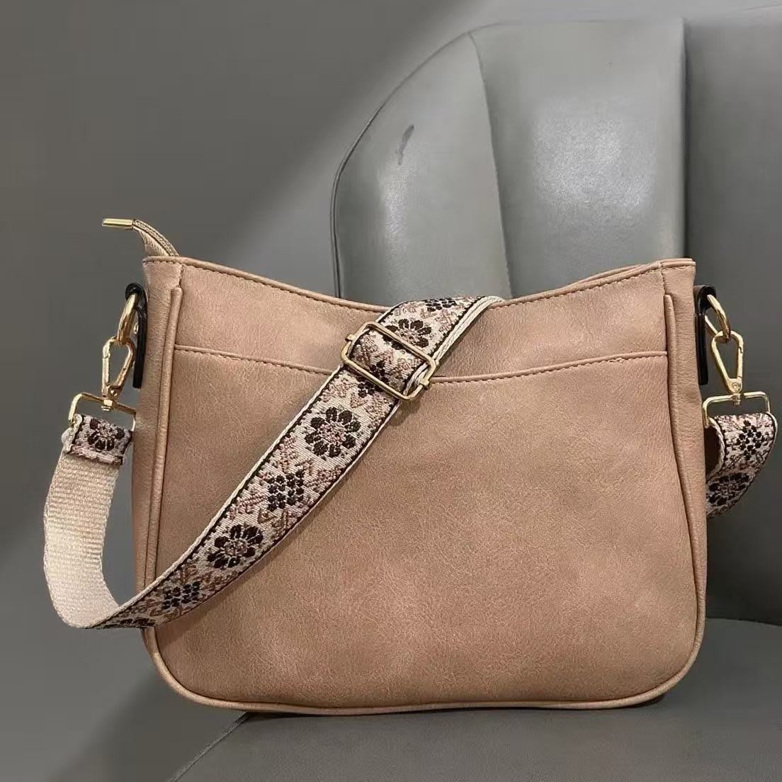 2026 New Retro Vegan Leather Crossbody Bag Brown Casual Hobo Purse with Bohemian Floral Wide Strap Wholesale