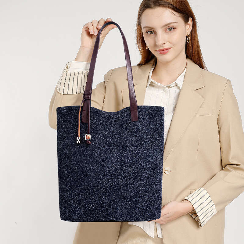 Matte Cowhide Minimalist Underarm Shoulder Bag 2024 New Commuter Genuine Leather Luxury Texture Large Capacity Tote Bag For Women