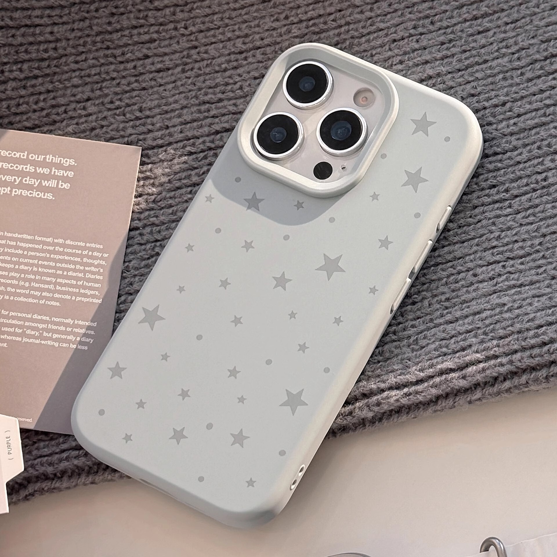 Designer Phone Case Vintage Aesthetic Grip Friendly Lightweight Daily Use for Iphone 17 Pro Max Heavy Duty Reinforced Corners Rugged Neon Anti-fingerp