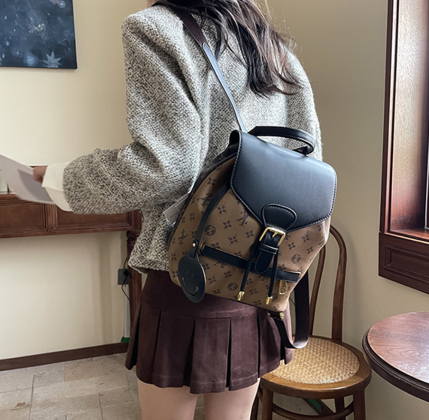 Vintage simple design women's backpack 2026 fashion trend large capacity casual travel backpack free shipping