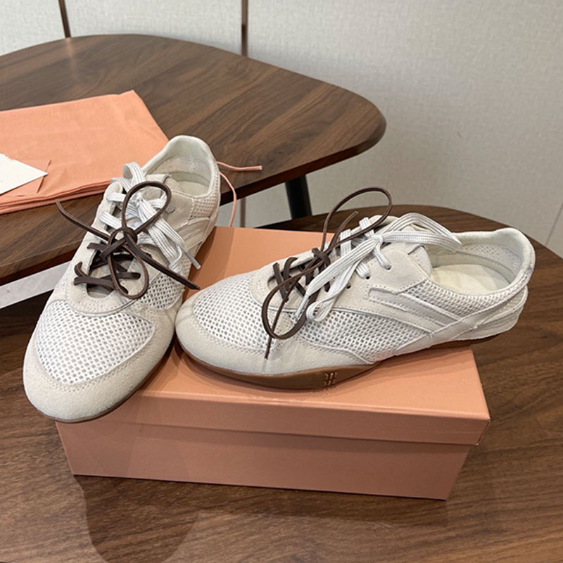 Designer Lady Gymnasium Suede Leather Sports Shoes Leather Inlay On Upper Of Shoe Design Sneakers Outdoor Recreation Sports Collocation
