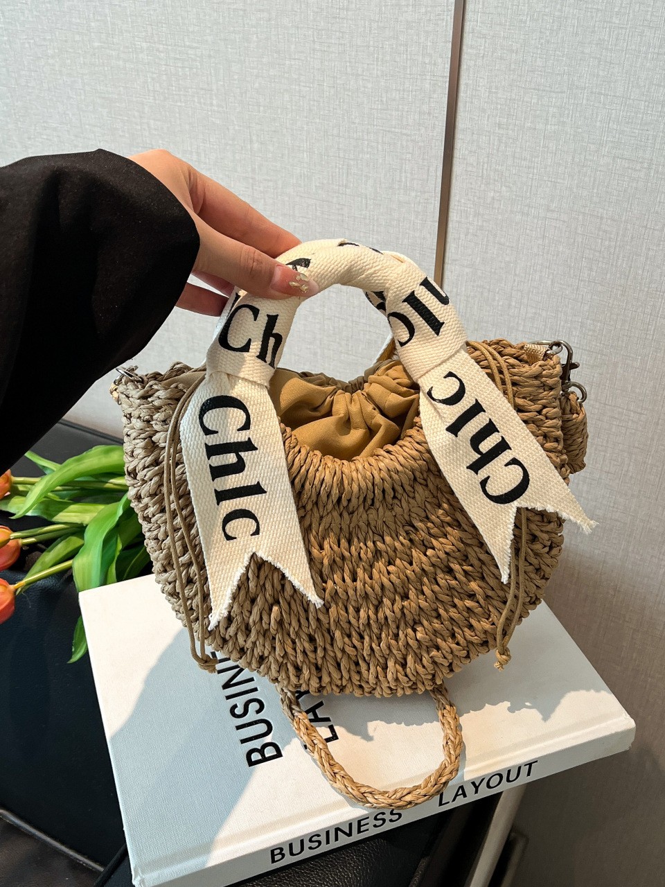 Hot Fashion Ribbon Decor Straw Designer Cross body Bag Mini Woven Round Beach Tote Women's Summer Handbag