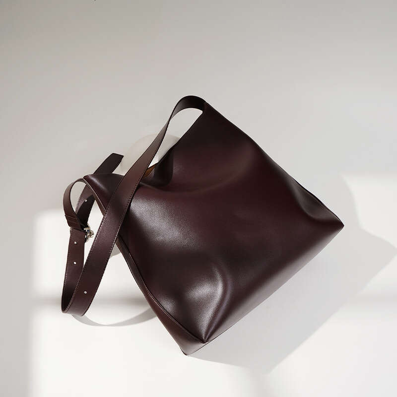 Autumn Winter Fashion Versatile Large Capacity Shoulder Handbag Soft Cowhide Luxury Texture Exquisite Bucket Crossbody Bag For Women SENYY
