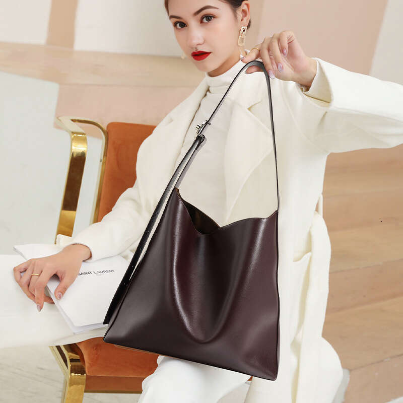 Autumn Winter Fashion Versatile Large Capacity Shoulder Handbag Soft Cowhide Luxury Texture Exquisite Bucket Crossbody Bag For Women SENYY