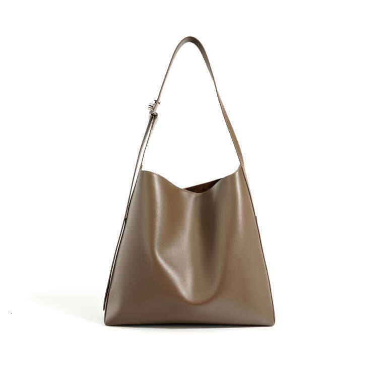 Autumn Winter Fashion Versatile Large Capacity Shoulder Handbag Soft Cowhide Luxury Texture Exquisite Bucket Crossbody Bag For Women SENYY