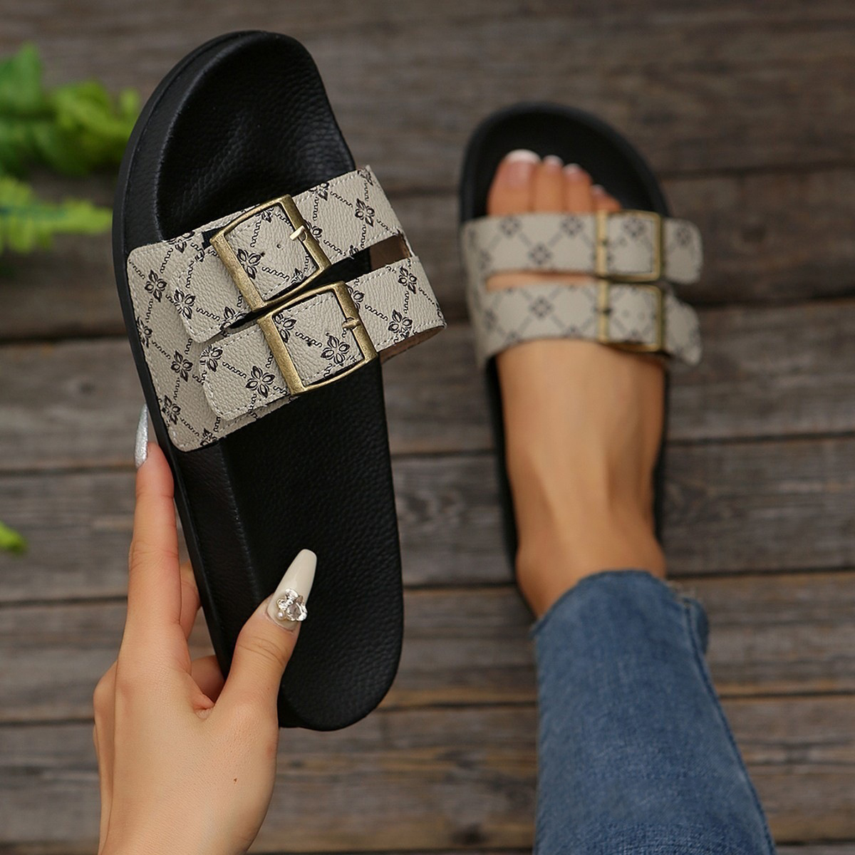 Free shipping designer shoes Apple Parent-Child Slippers 2026 New Summer Fashion Versatile Flat Sandals for Beach Travel Durable